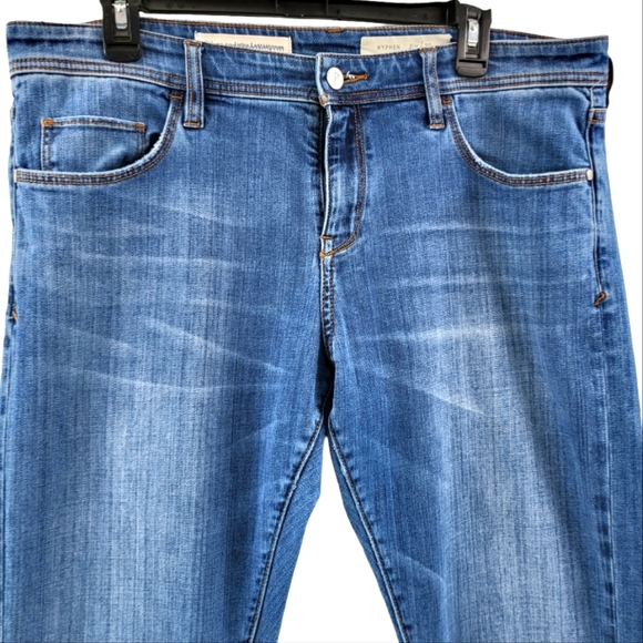 Pilcro Hyphen Relaxed Button Front Wardrobe Staple 5 pocket Jean Size 32. - Picture 8 of 11